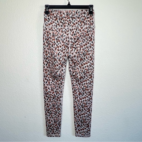 Daily Practice Anthropologie High-Rise Legging Neutral Leopard Animal small o26 - Picture 9 of 9